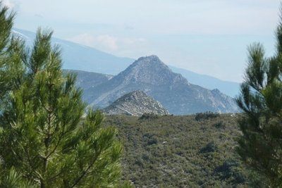 A traverse of the rocky summit of Giralda